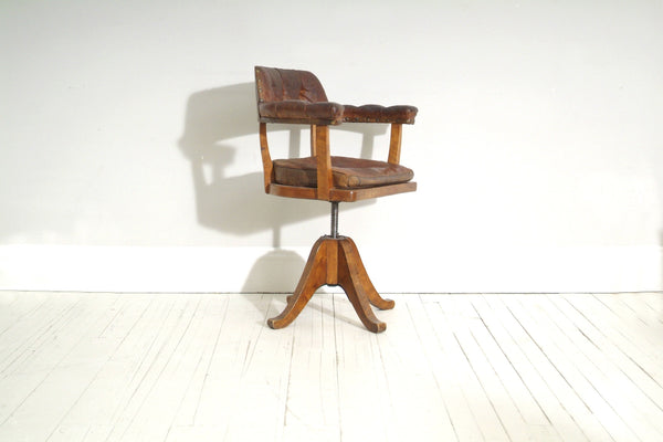 EARLY 20TH CENTURY CAPTAINS ANTIQUE CHAIR : ORIGINAL LEATHER