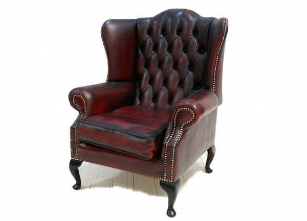 A LOVELY RICH WINE SECOND HAND LEATHER CHESTERFIELD WING BACK CHAIR
