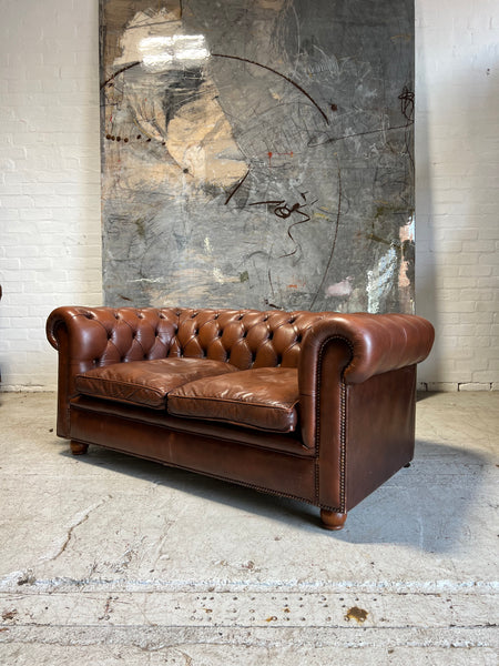 1 of 3 - Beautiful Leather Chesterfield 2 Seater Sofa in Chocolate Brown