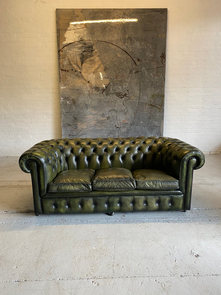 Beautiful Rich Green Chesterfield 3 Piece Suite