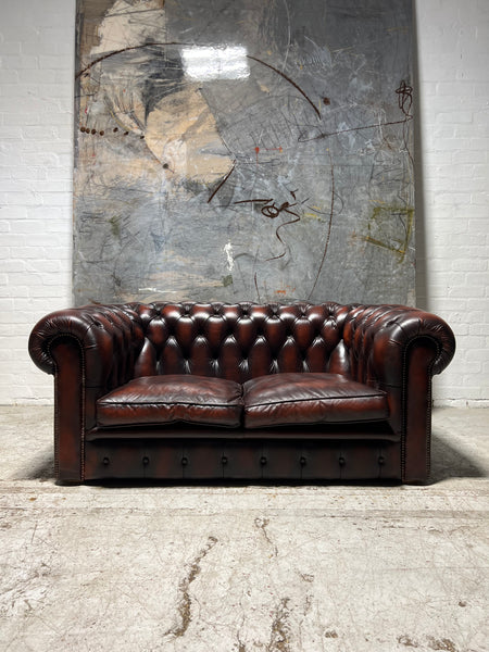 Wow!  A Beautiful Rich Chestnut Leather Chesterfield 2 Seater Sofa