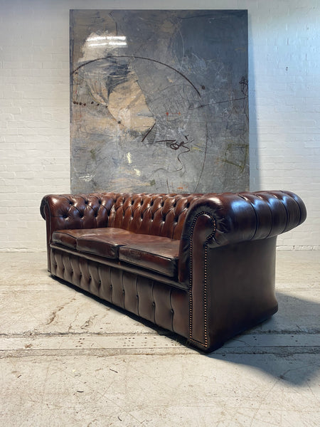 A Very Good Vintage MidC Chesterfield in Rich Browns