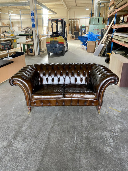 A Very Elegant 2 Seat Vintage Leather Chesterfield Sofa