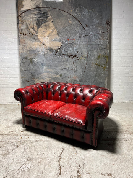 Amazing Value 2 Seat Chesterfield Sofa in Reds