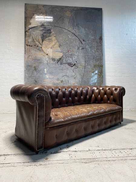 Amazing Chesterfield 3 Seater Sofa in Chocolate Browns