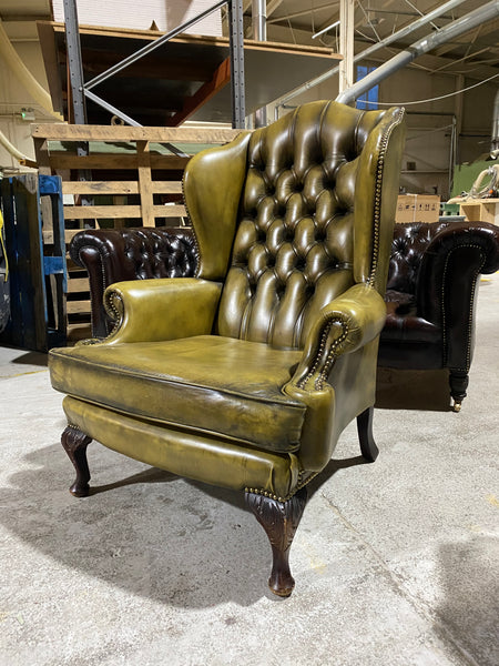 Exceptionally Smart MidC Gentleman’s Wing Chair