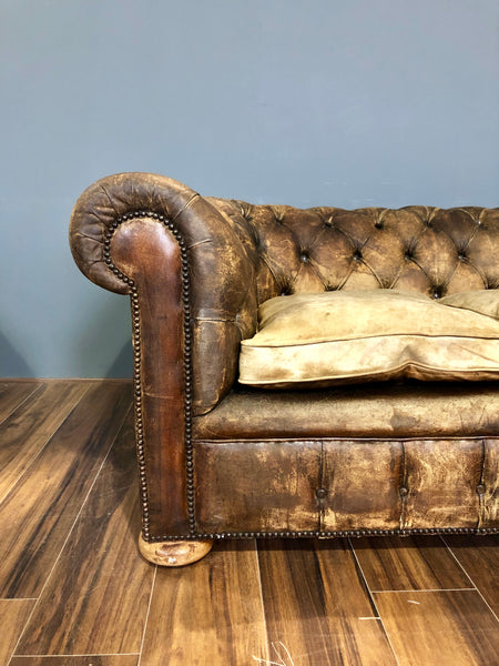 Excellent Early 20thC Antique Chesterfield