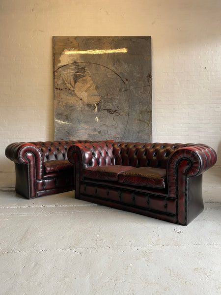 Amazing Wine Leather Chesterfield 2 Seater Sofa