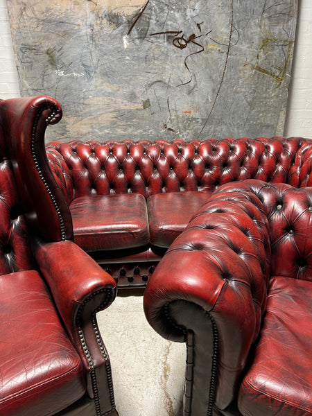 Beautiful!  A Really Good Twice Loved Chesterfield Suite in Wine Leathers