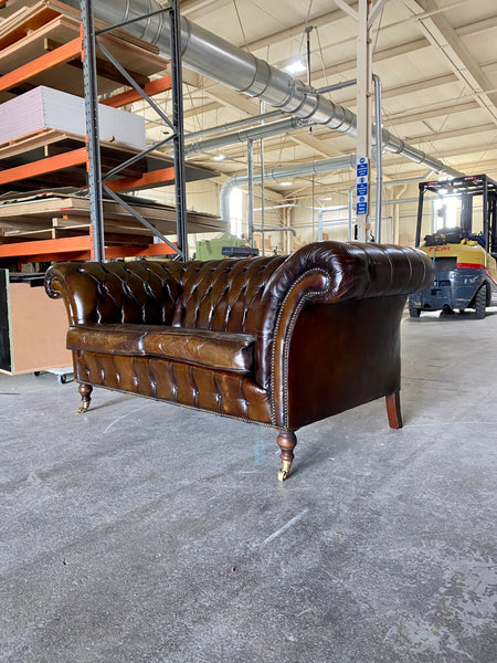 A Very Elegant 2 Seat Vintage Leather Chesterfield Sofa