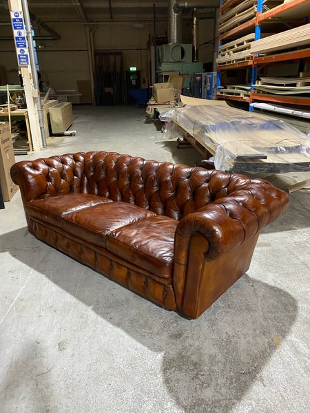 Excellent MidC Chesterfield in Caramel Chestnut