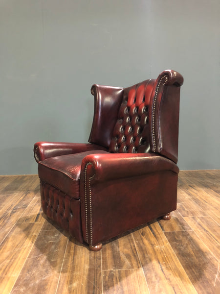 A Great Leather Chesterfield Recliner Chair