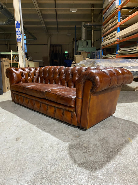 Excellent MidC Chesterfield in Caramel Chestnut