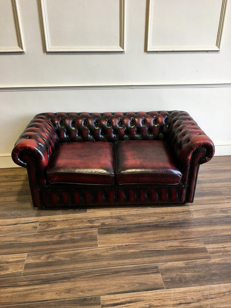 A Great Little 2 Seater Leather Chesterfield in Lovely Condition