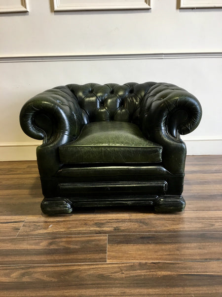 A Very Elegant Leather Chesterfield Club Armchair in Rich Forest Green