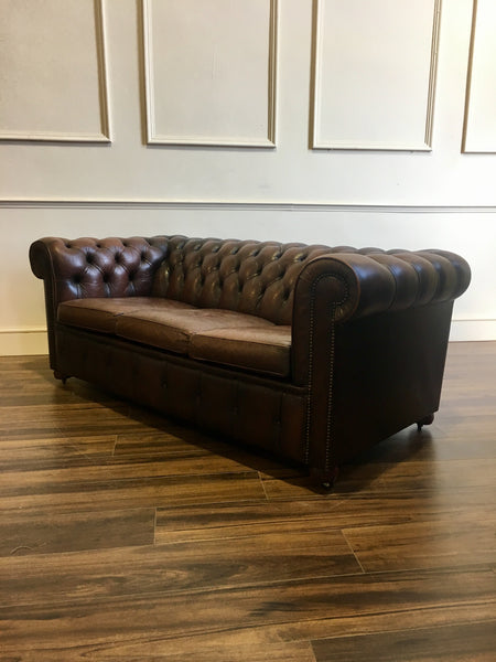 A Very Good Vintage Leather Sofa in Rich Browns