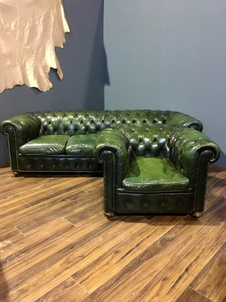 Fine Vintage Rich Green Leather Chesterfield Chair