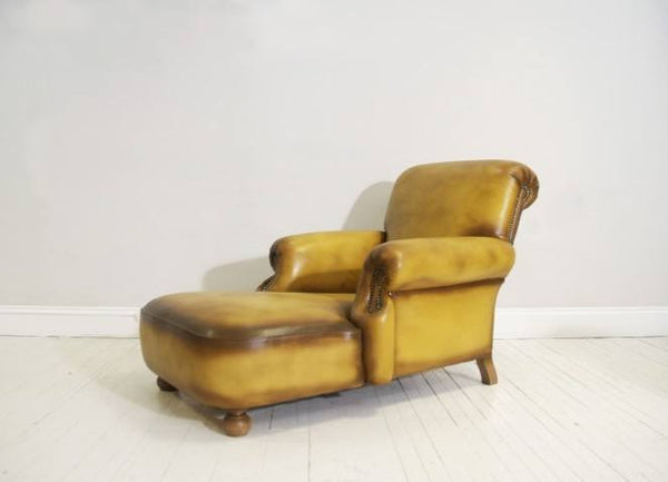 THE SHELBURNE DAYBED CHAIR: ANTIQUE GOLDEN TAN