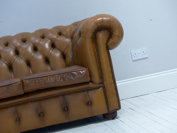 TWO SEAT CHESTERFIELD IN TAN