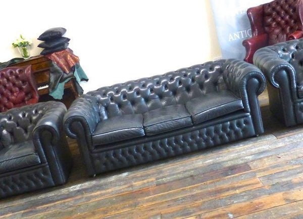 EXCELLENT PRE-LOVED GREY CHESTERFIELD SUITE