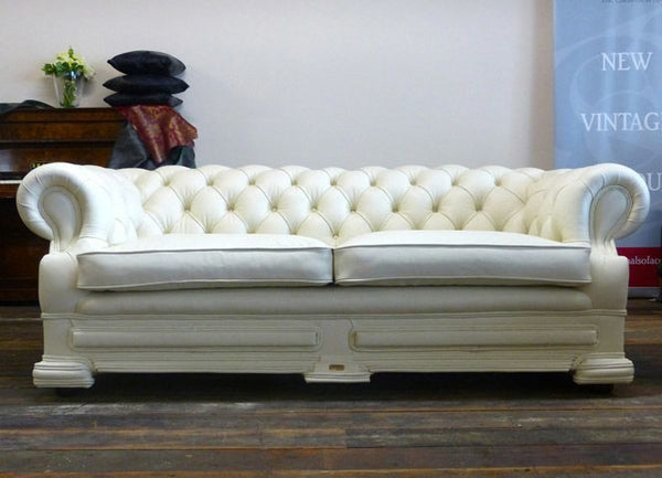STUNNINGLY RESTORED DELLBROOK CHESTERFIELD SUITE